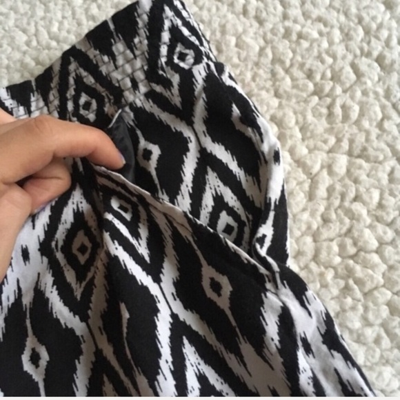 BCX Aztec Tribal Black White Stretchy Shorts - Picture 3 of 4